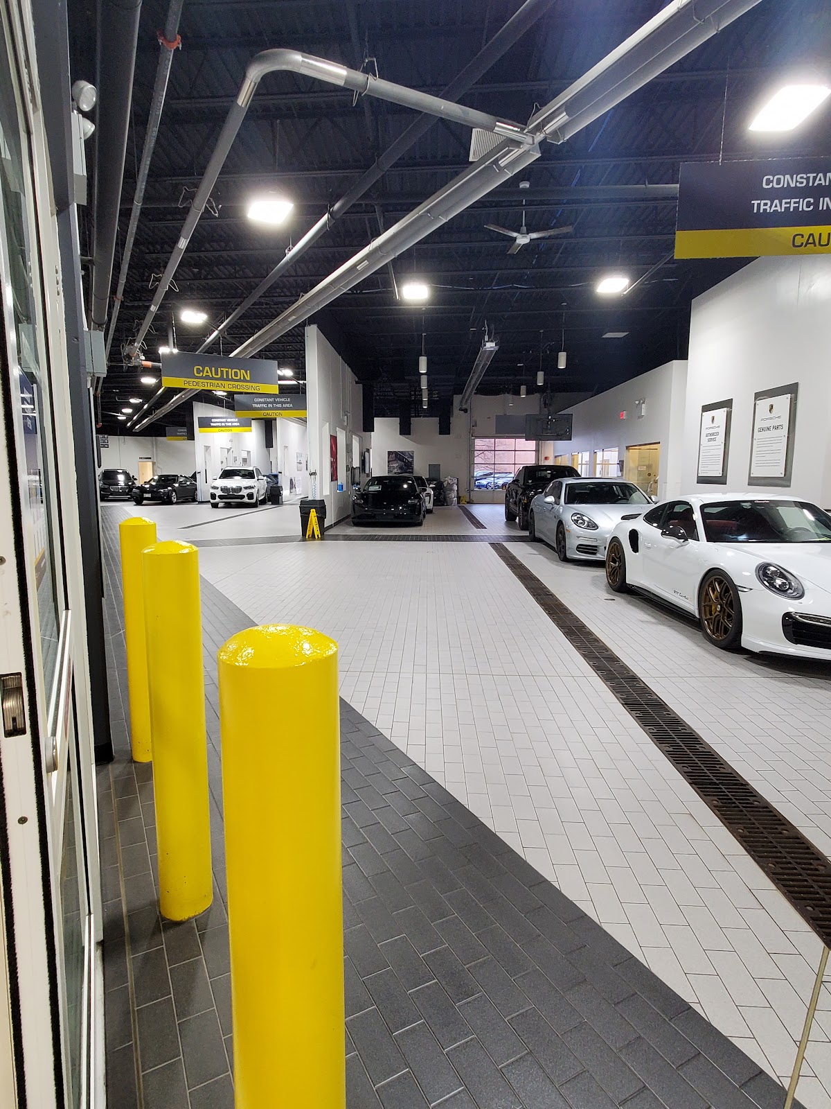Motor Werks INFINITI Barrington photo 3
