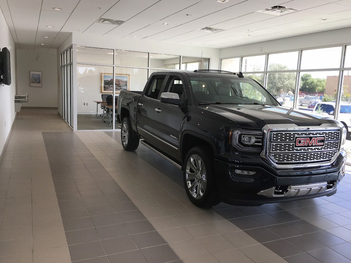 Octane GMC of Santa Fe photo 4