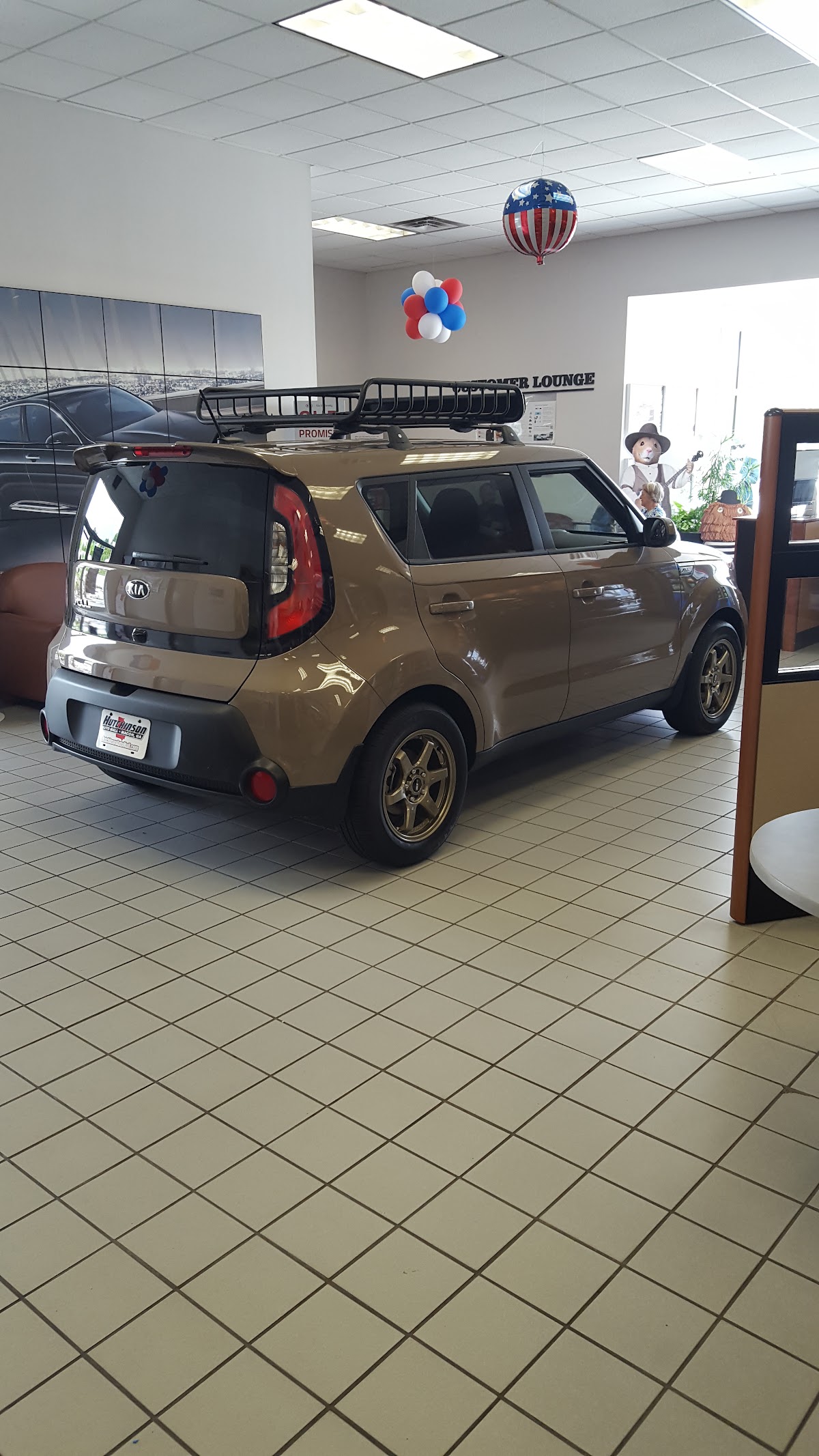 Hutchinson Kia of Macon photo 4