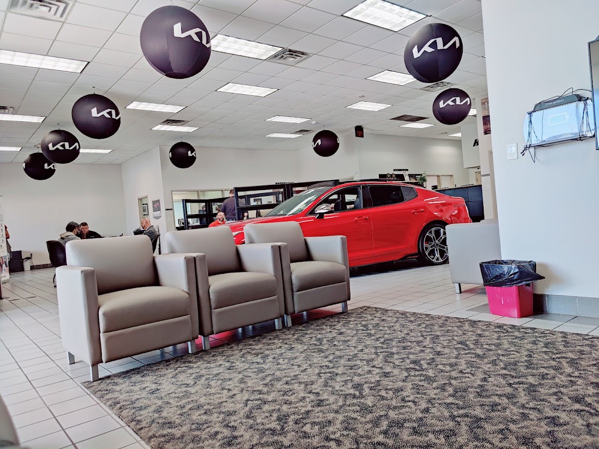 Hutchinson Kia of Macon photo 3