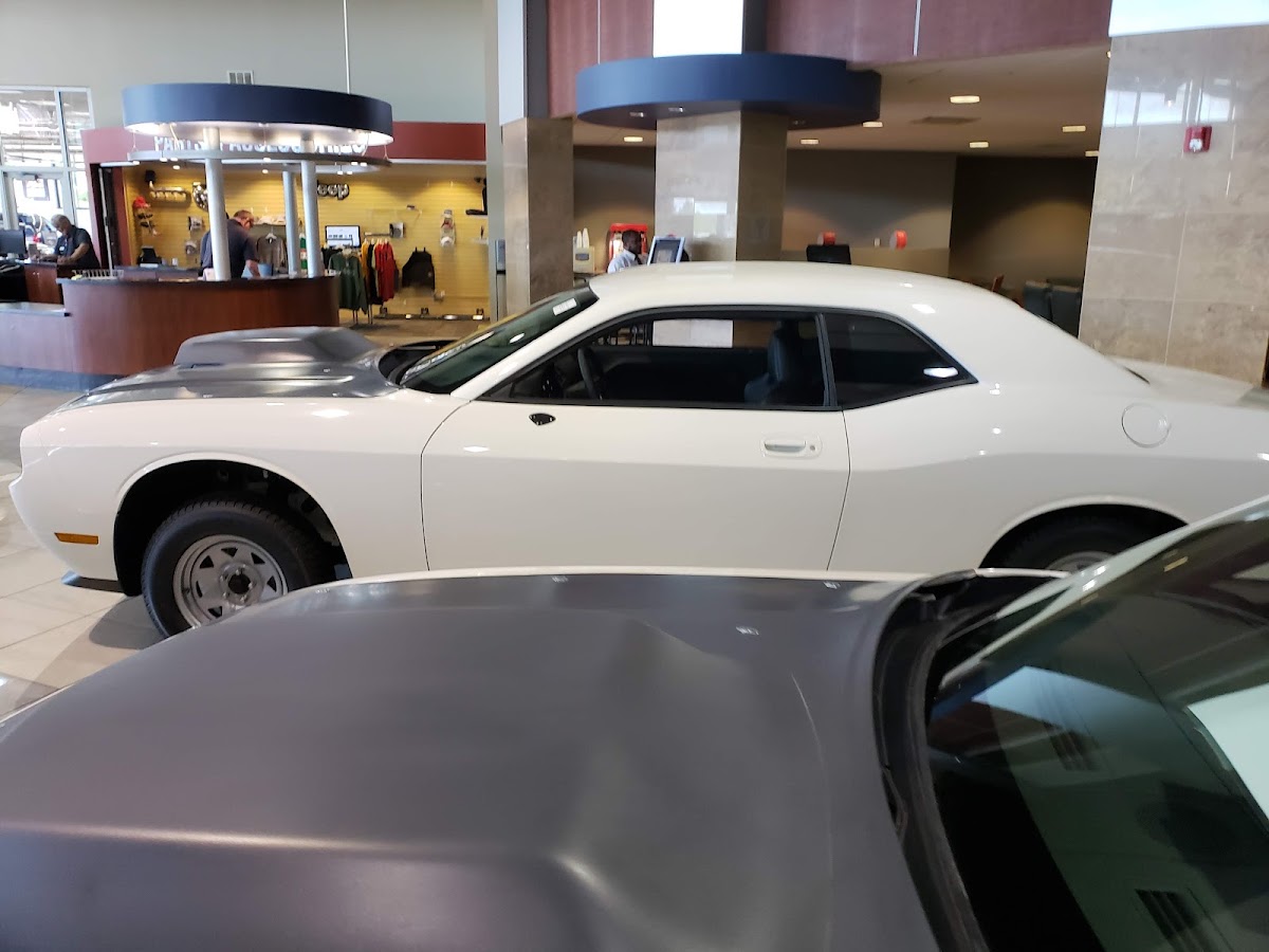 Edwards Chrysler Dodge Jeep Ram Village Pointe photo 4
