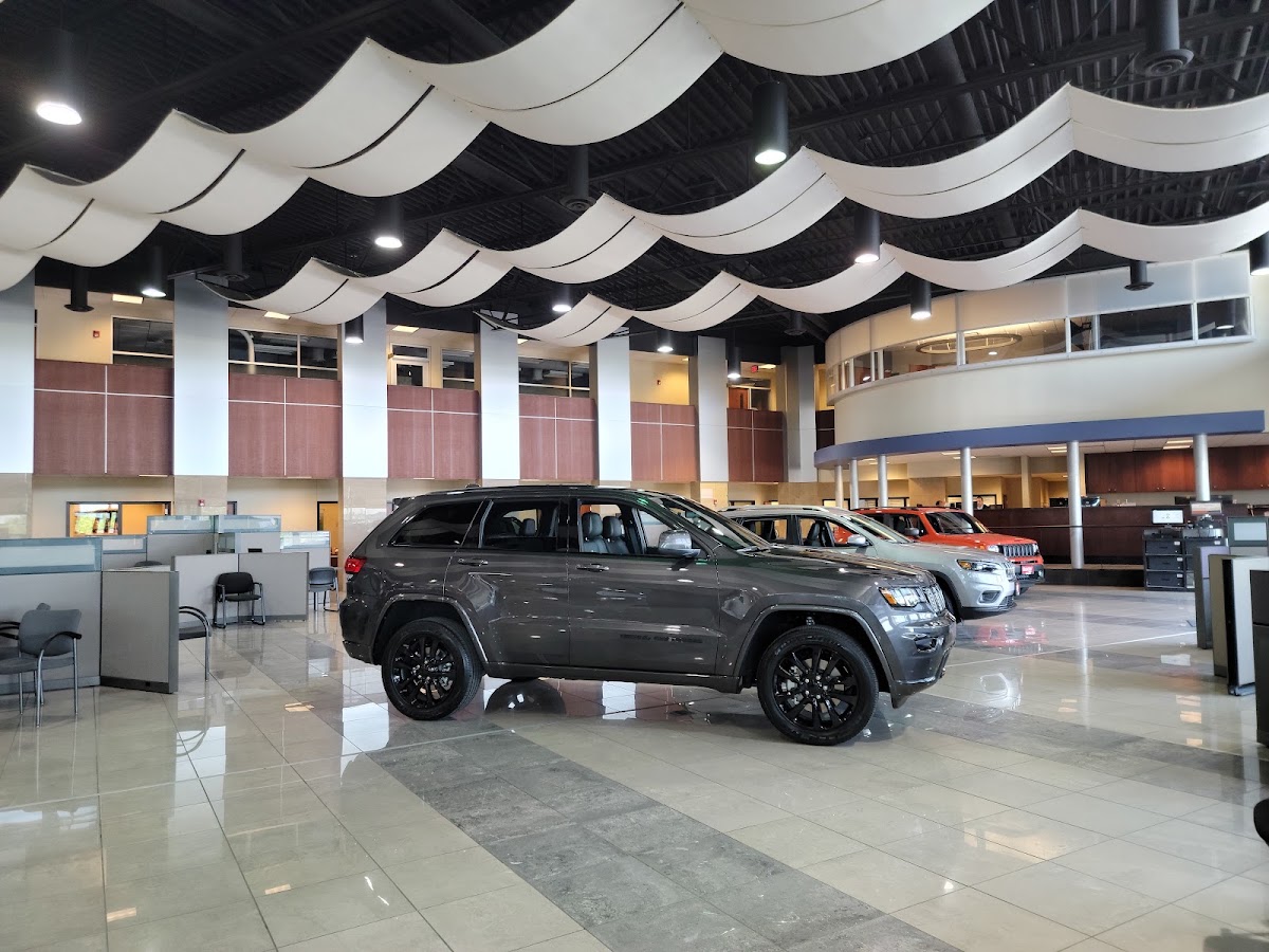 Edwards Chrysler Dodge Jeep Ram Village Pointe photo 5