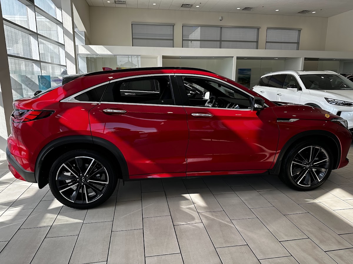Harper INFINITI Knoxville photo 5