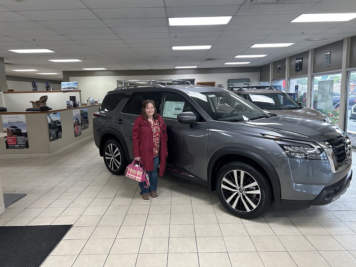 Courtesy Nissan Altoona photo 4
