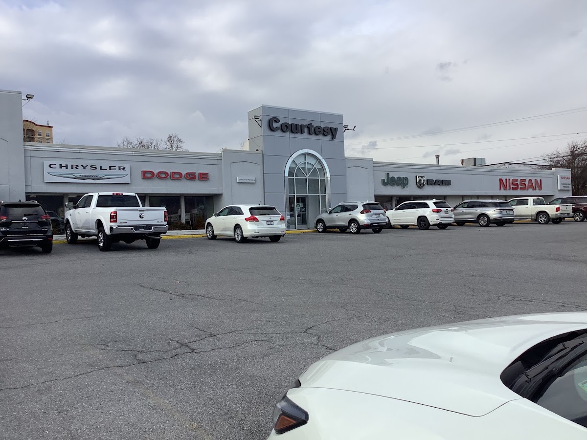 Courtesy Nissan Altoona photo 3