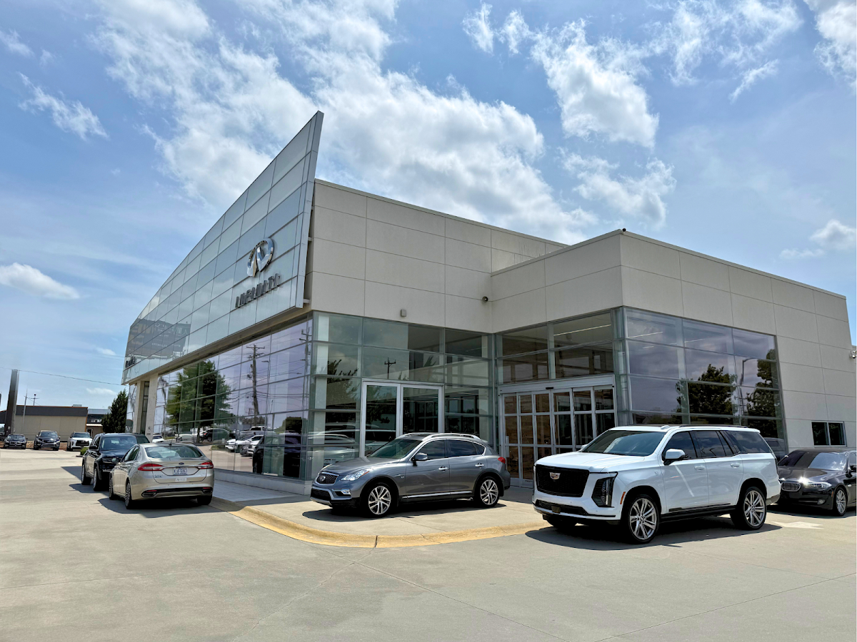 INFINITI Greenville photo 4