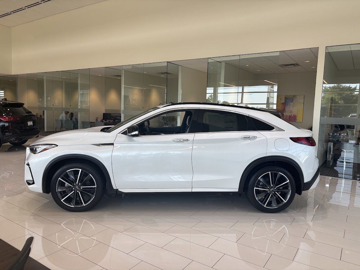 INFINITI Greenville photo 5