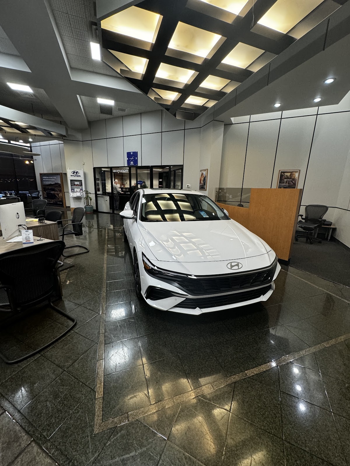 Lynnes Hyundai Bloomfield photo 2