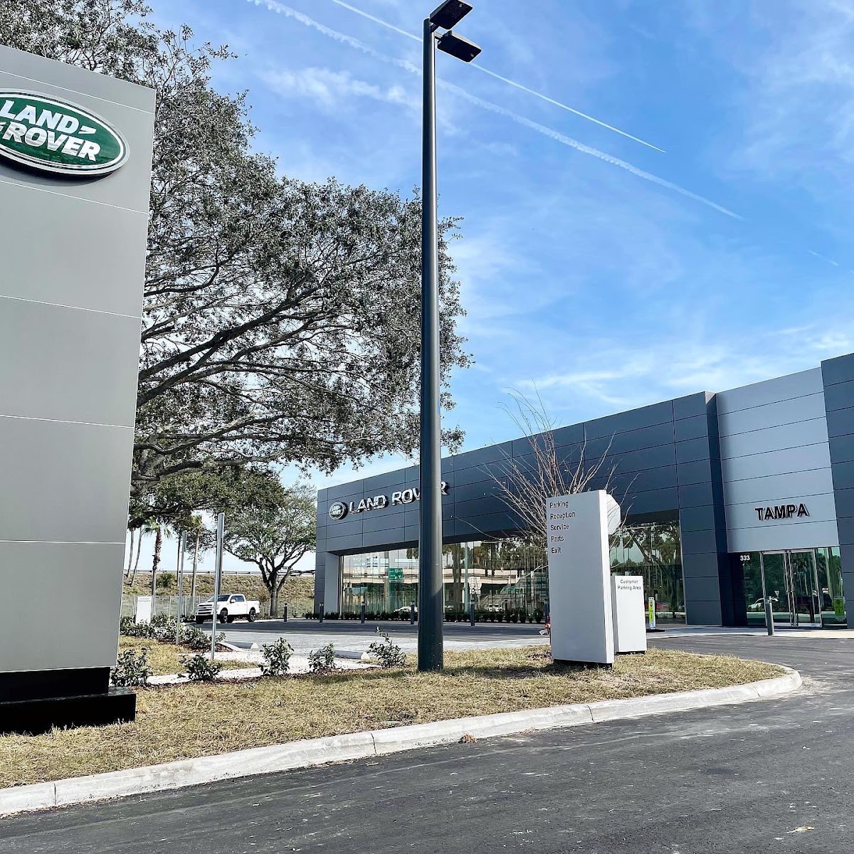 Land Rover Tampa photo 2