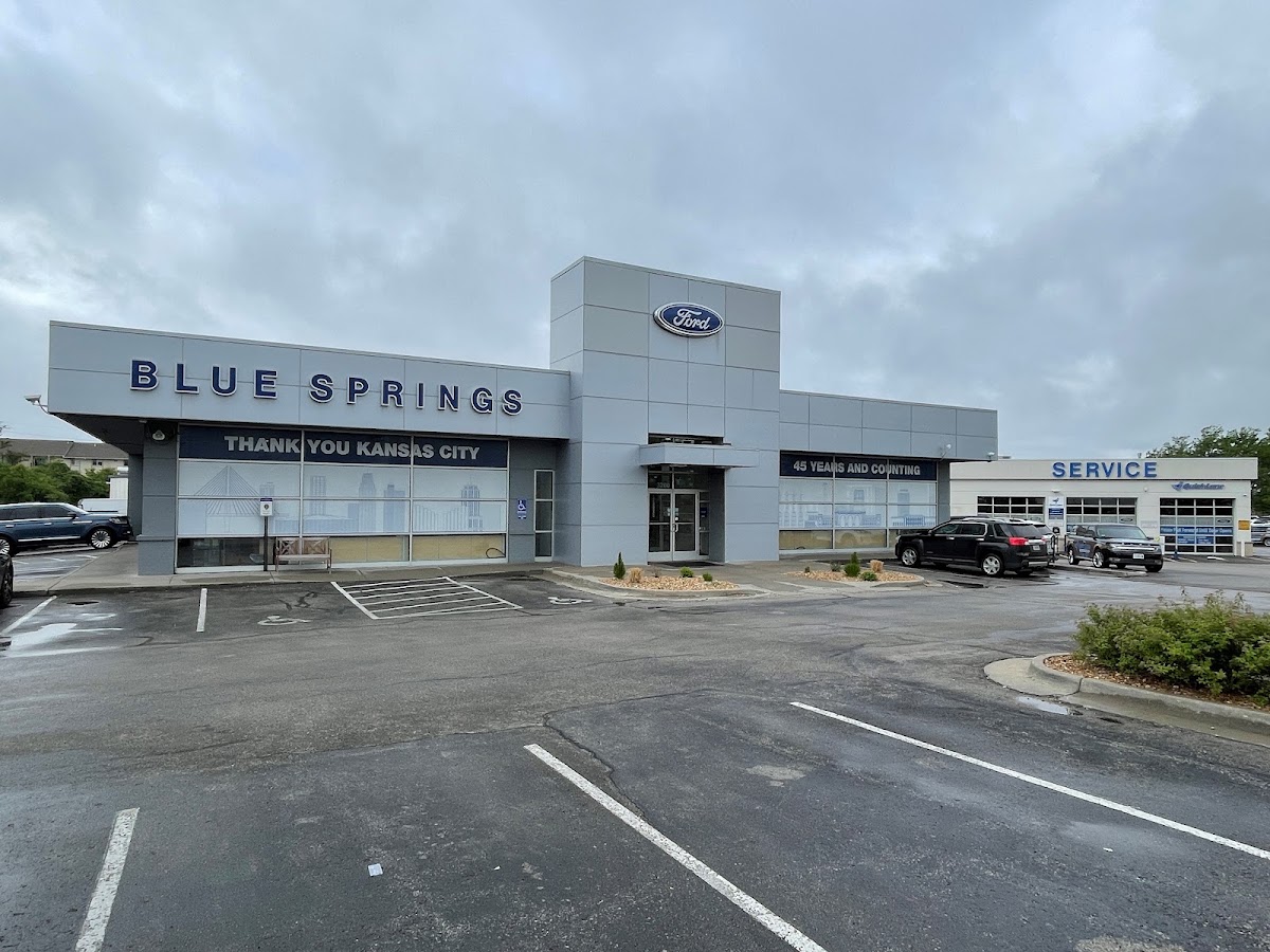 Blue Springs Ford photo 2