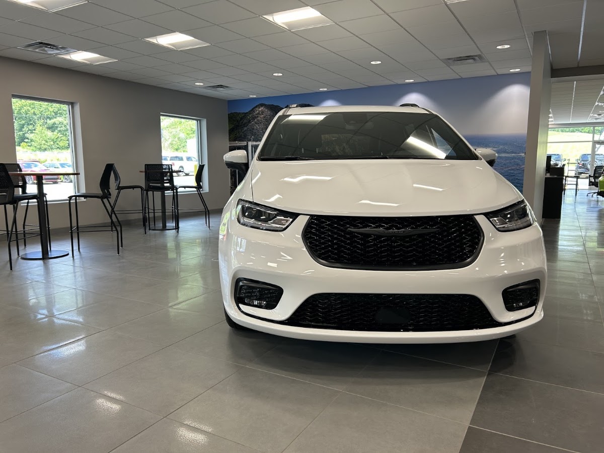 Glockner Chrysler Dodge Jeep Ram of Portsmouth photo 5
