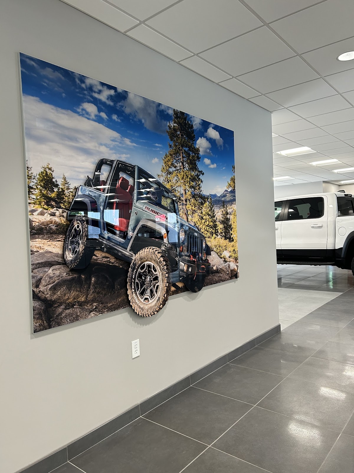 Glockner Chrysler Dodge Jeep Ram of Portsmouth photo 4