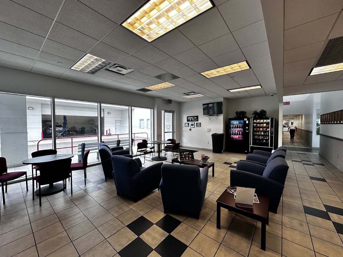 Phillips Buick GMC photo 5