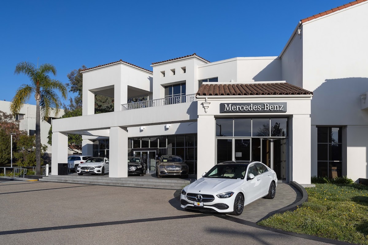Mercedes Benz Santa Barbara photo 4