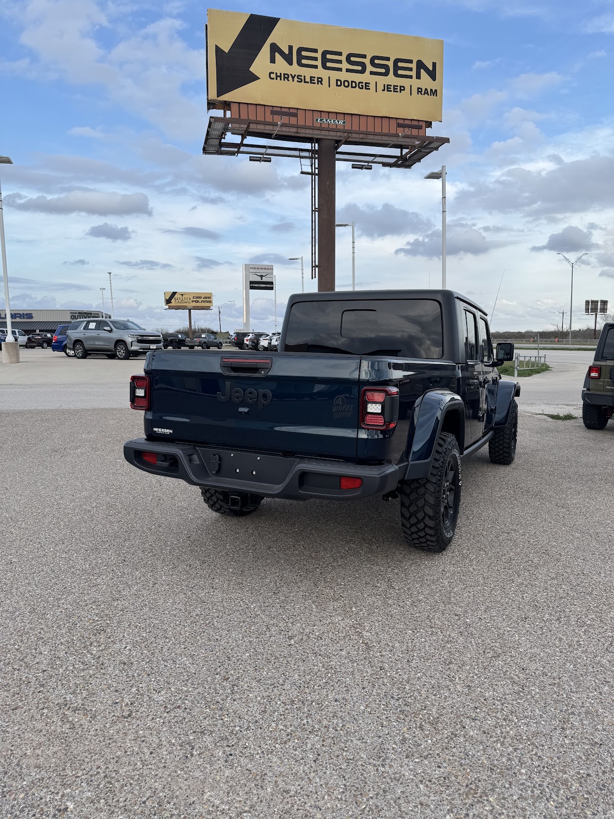 Neessen Chrysler Dodge Jeep Ram photo 2