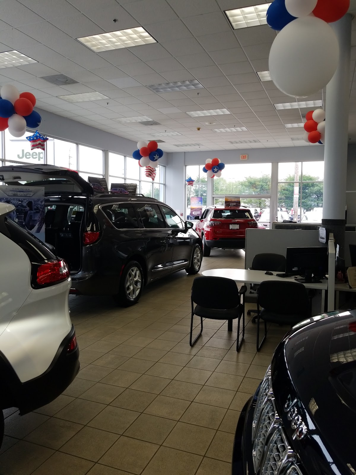 Kelly Jeep Chrysler Lynnfield photo 3