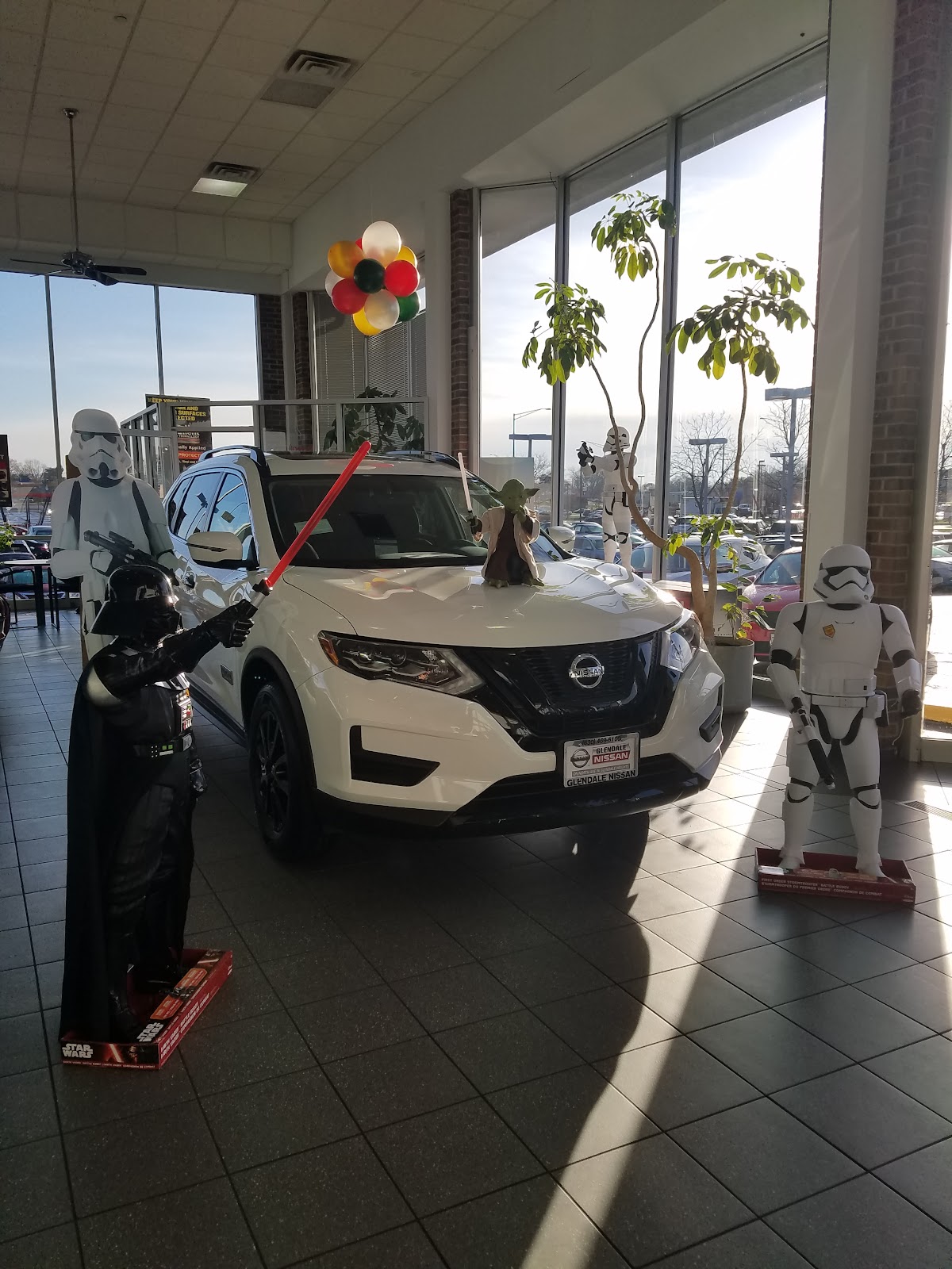 Glendale Nissan photo 5