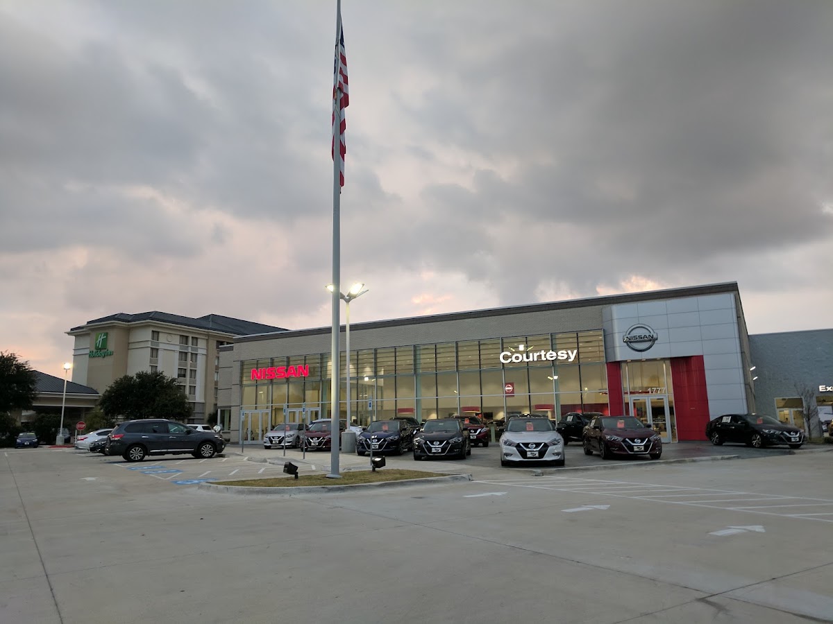 Clay Cooley Nissan Richardson photo 1
