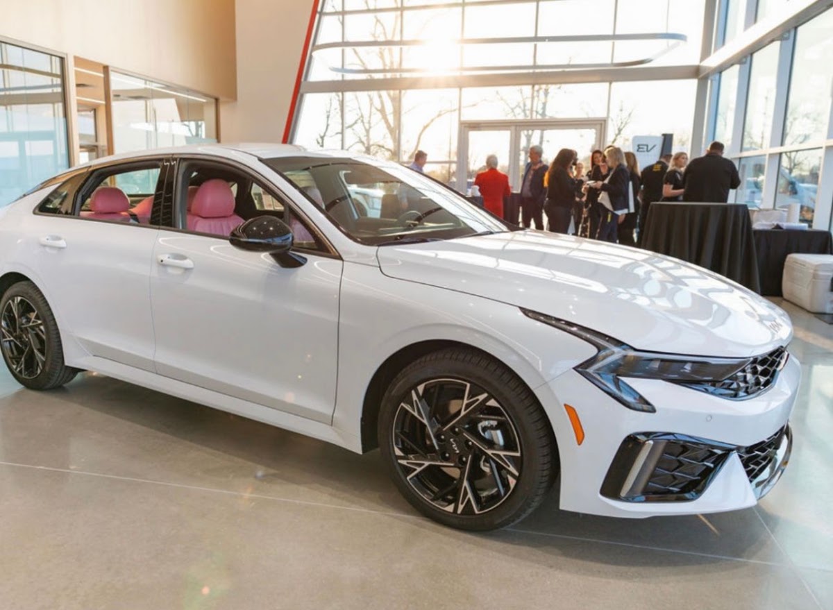 Walker Kia Alexandria photo 3
