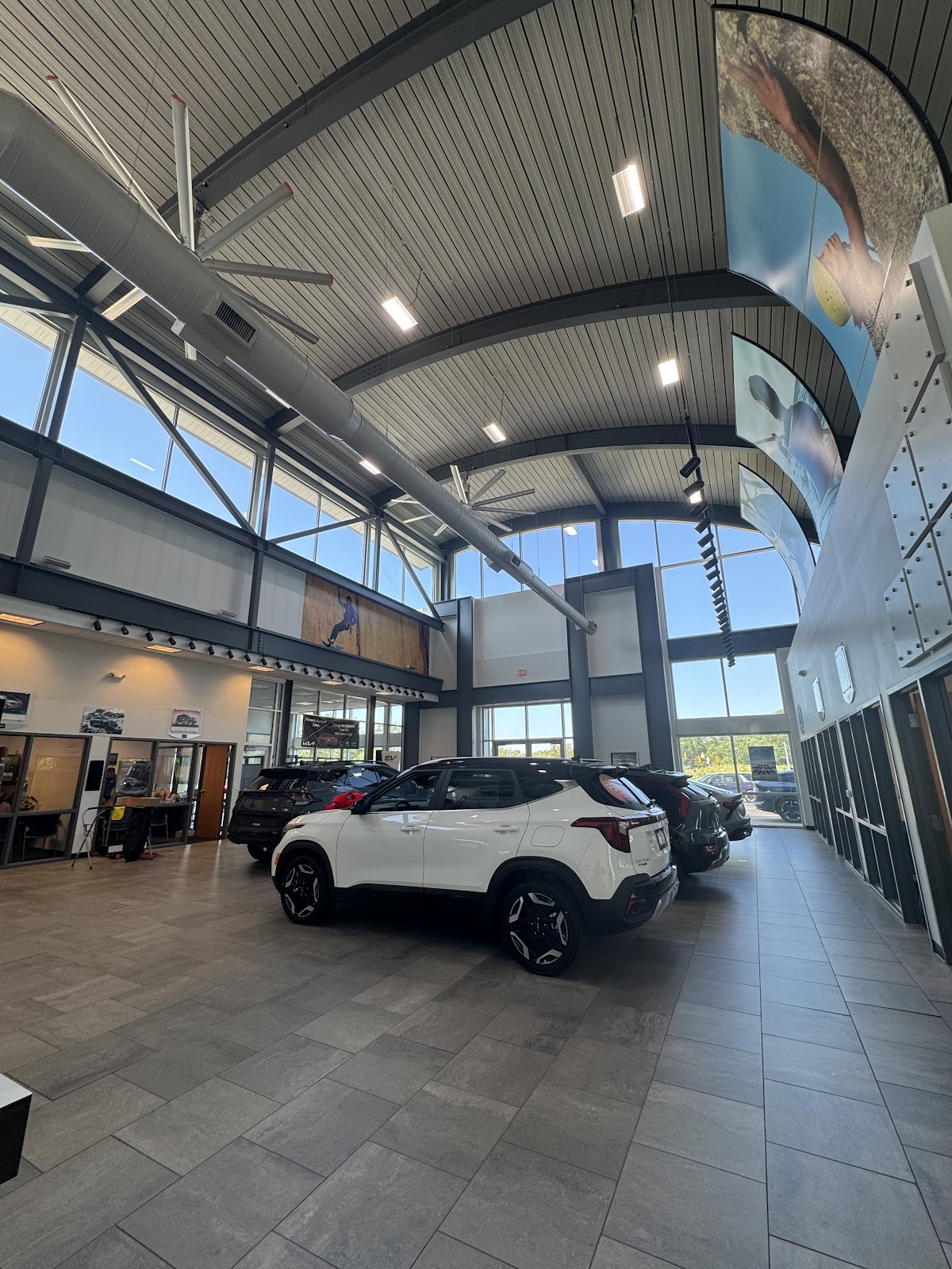 Tyler Kia Niles photo 4