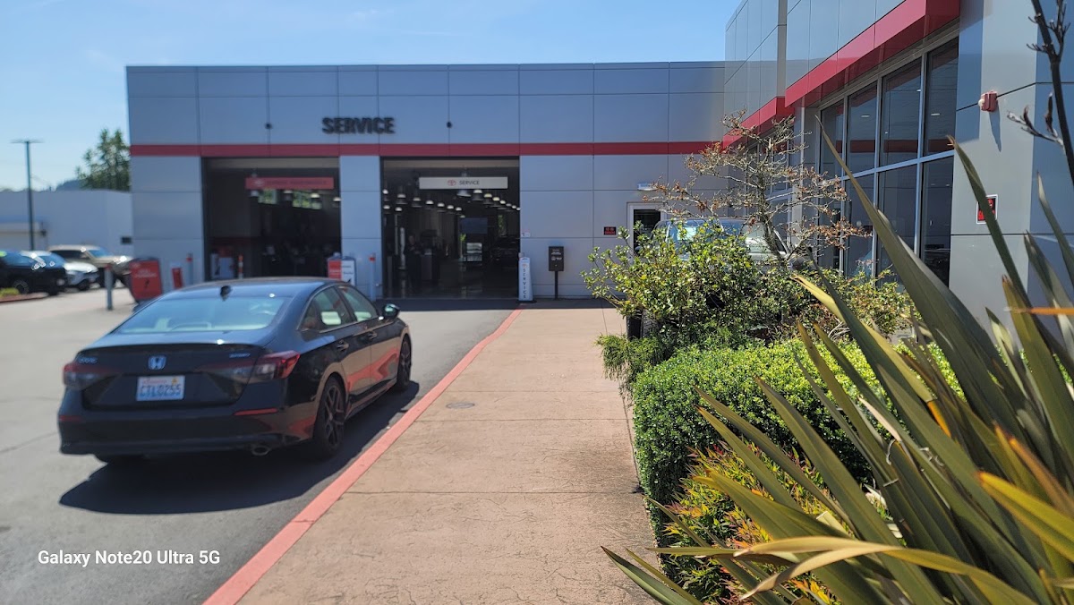 Toyota of Gladstone photo 1