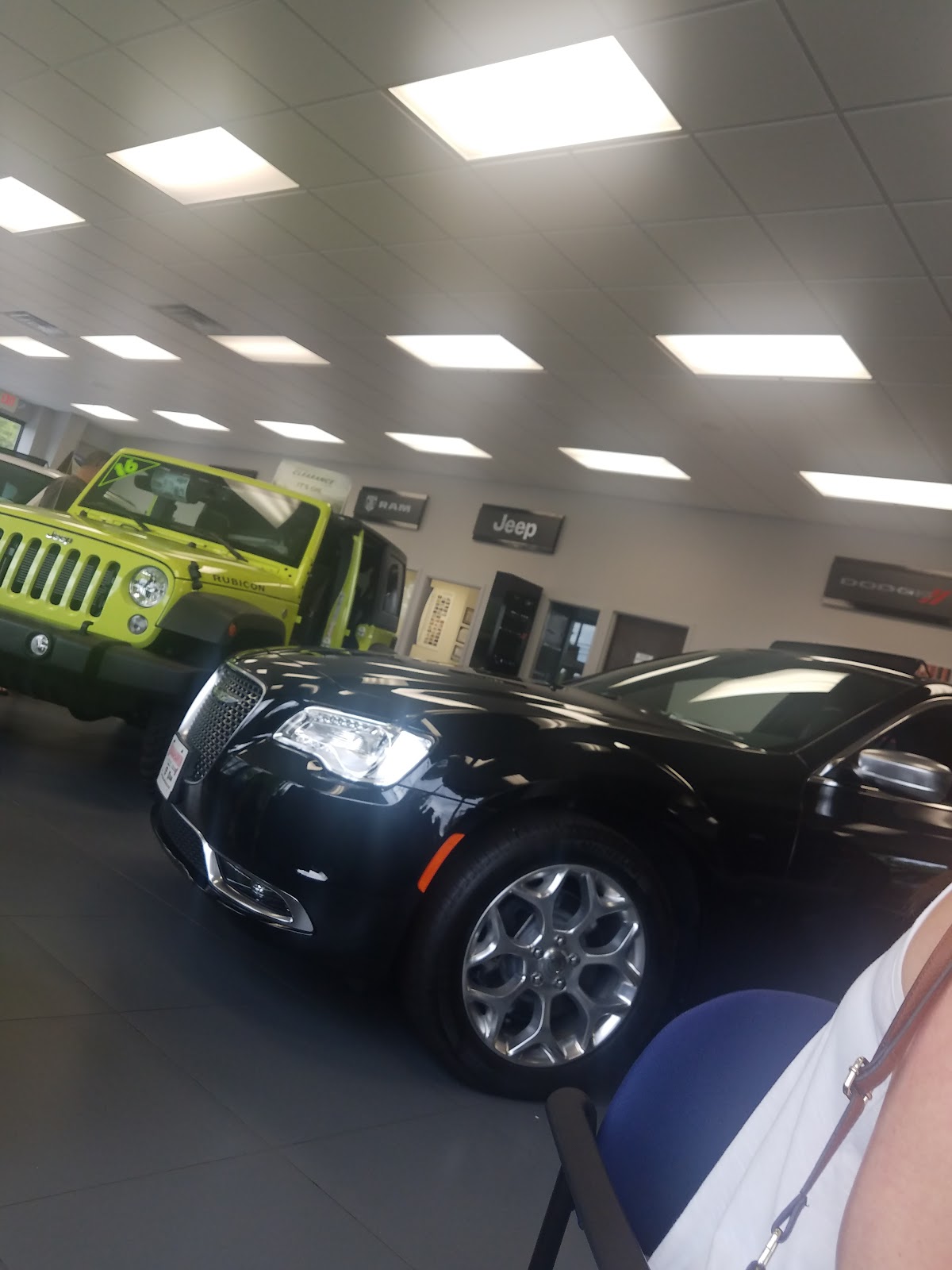 Manahawkin Chrysler Dodge photo 2
