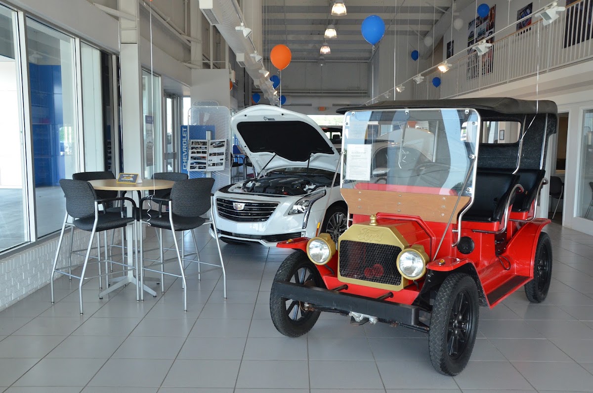 Royal Oaks Chevrolet photo 3