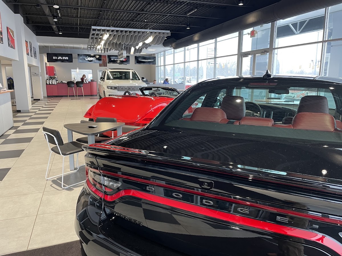 Crown Chrysler Dodge Jeep Ram Holland photo 5