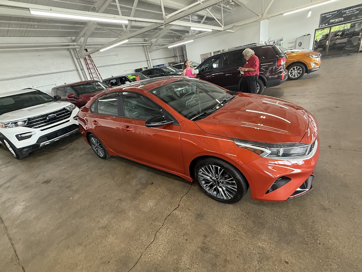 Warner Kia Parkersburg photo 3