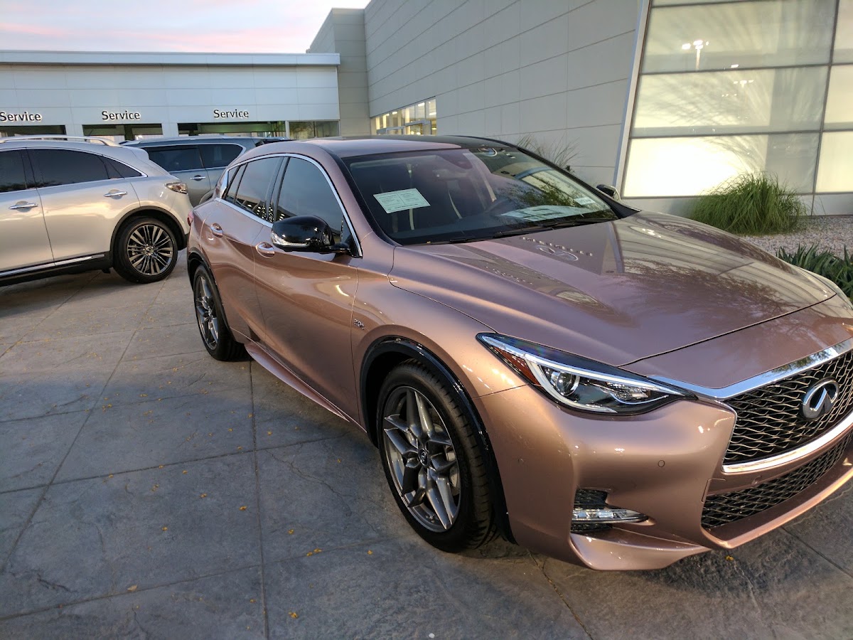 INFINITI of Peoria photo 5