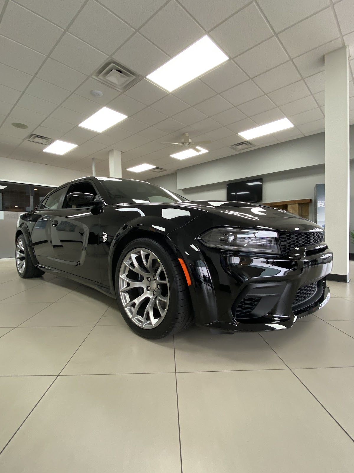 Dan Cummins Chrysler Dodge Jeep Ram of Paris photo 5