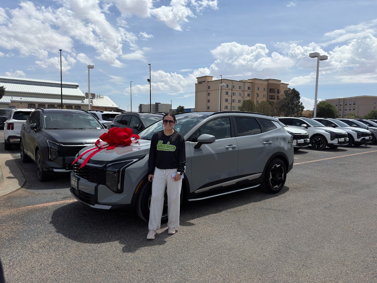 Sewell KIA photo 2