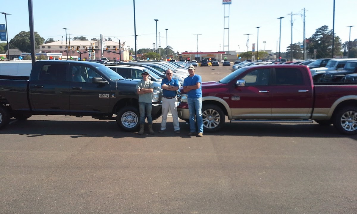 Rainbow Chrysler Dodge Jeep Ram of McComb photo 5