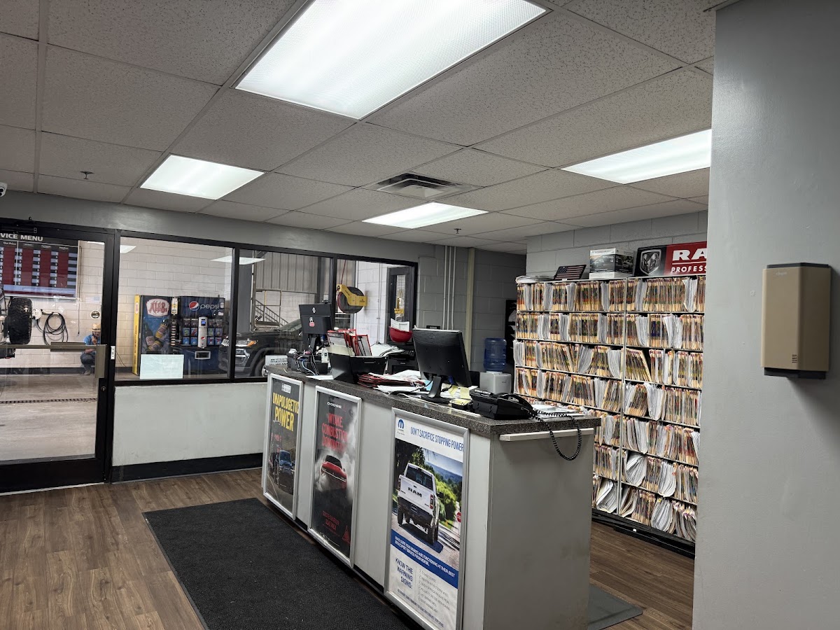 Mann Chrysler Dodge Jeep Ram Mt Sterling photo 3