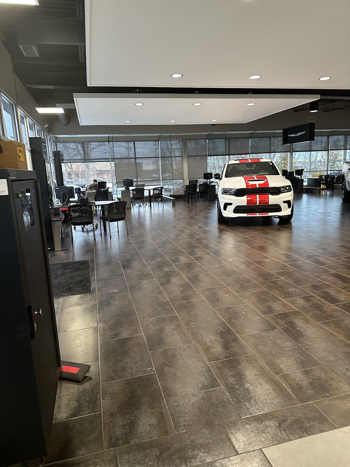 Chrysler Dodge Jeep Ram of Willoughby photo 4