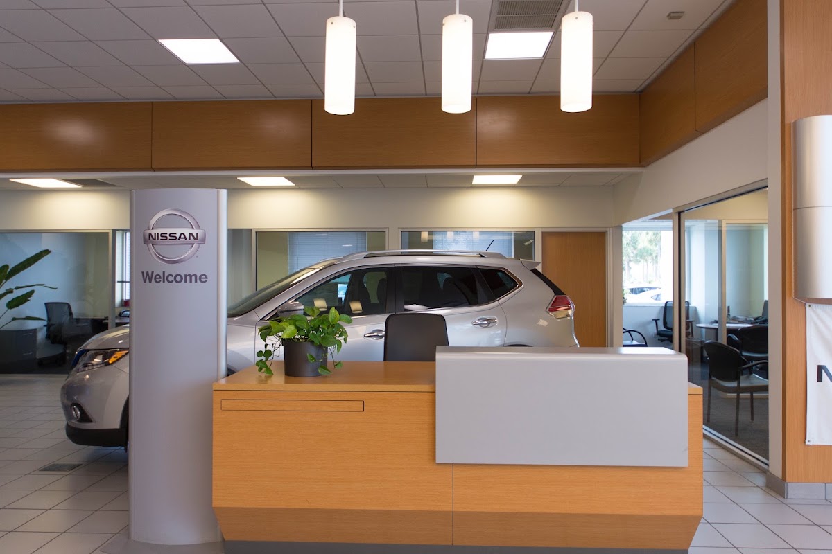 Crown Nissan St Petersburg photo 3