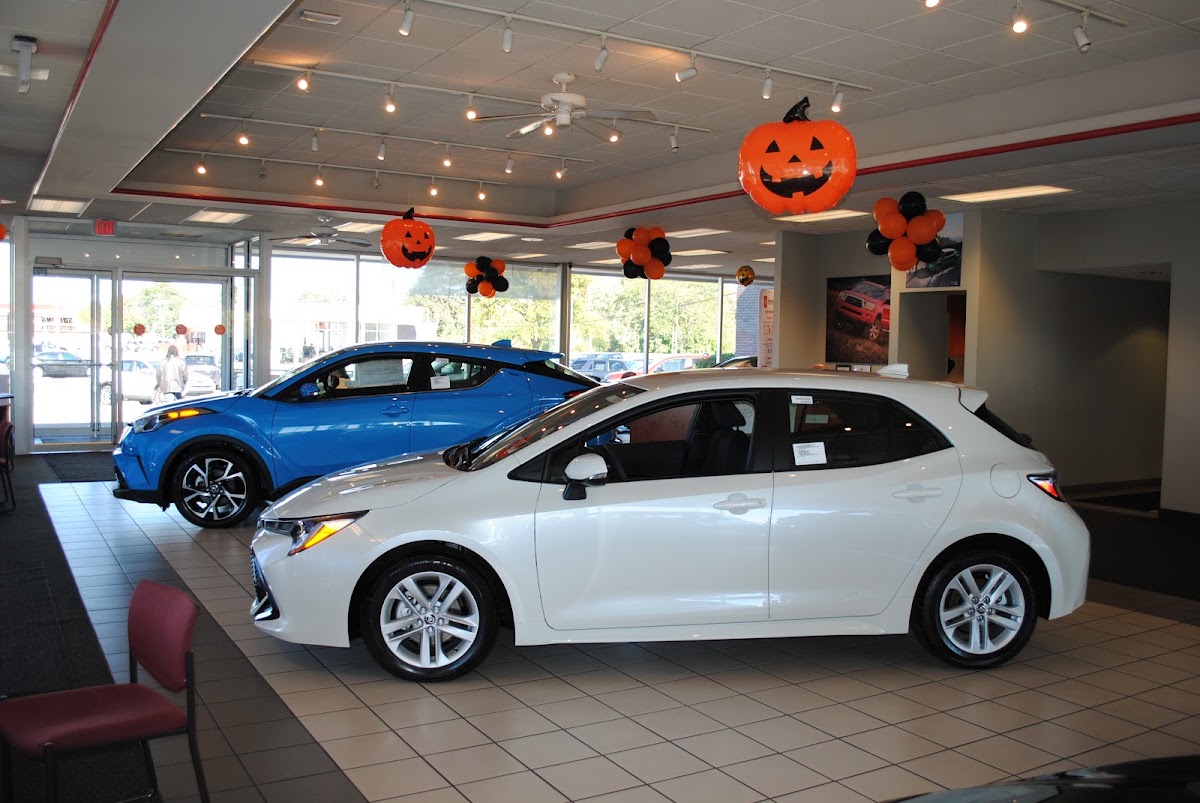 Golling Toyota of Warren photo 5