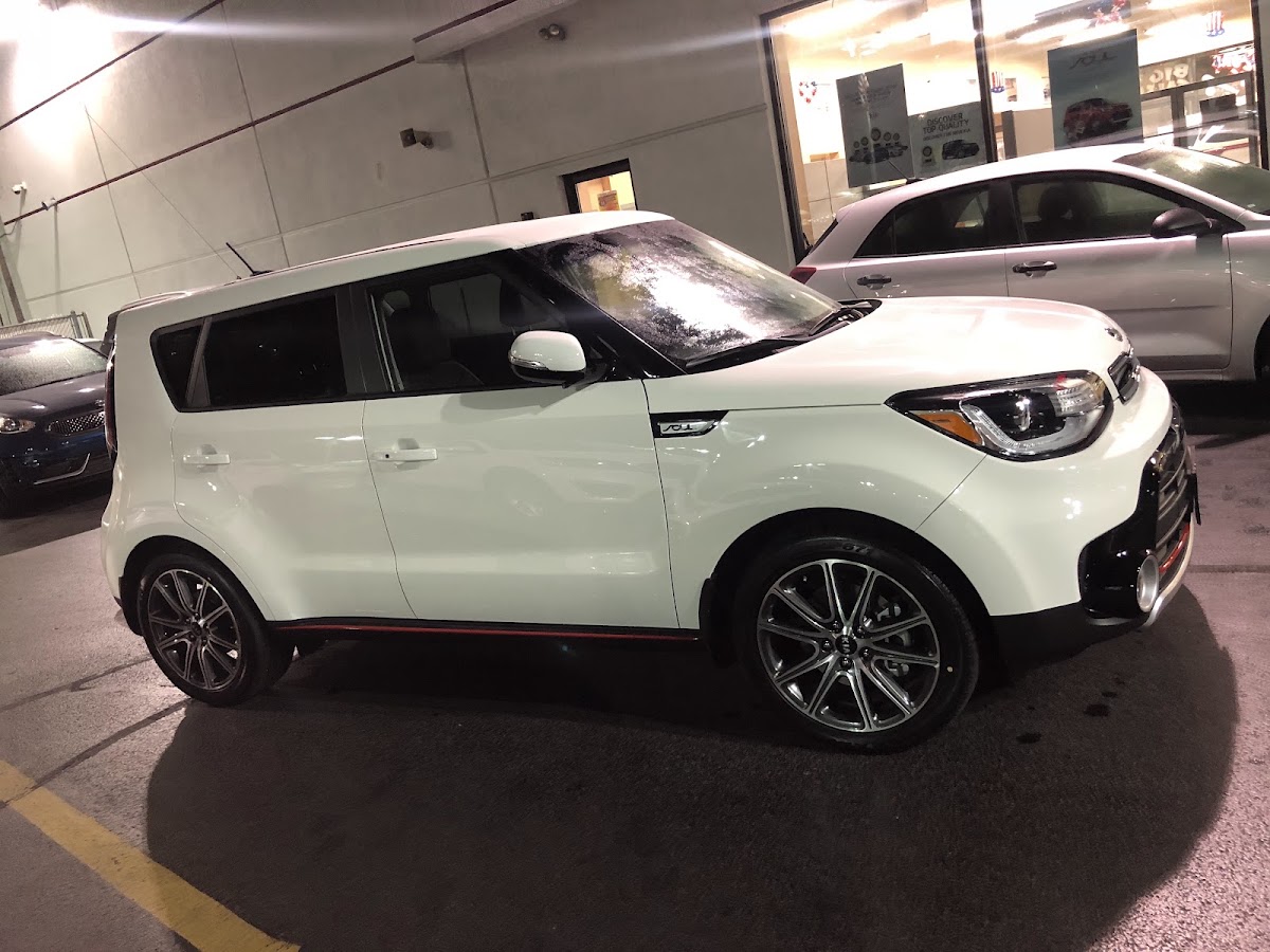 Berwyn KIA photo 2