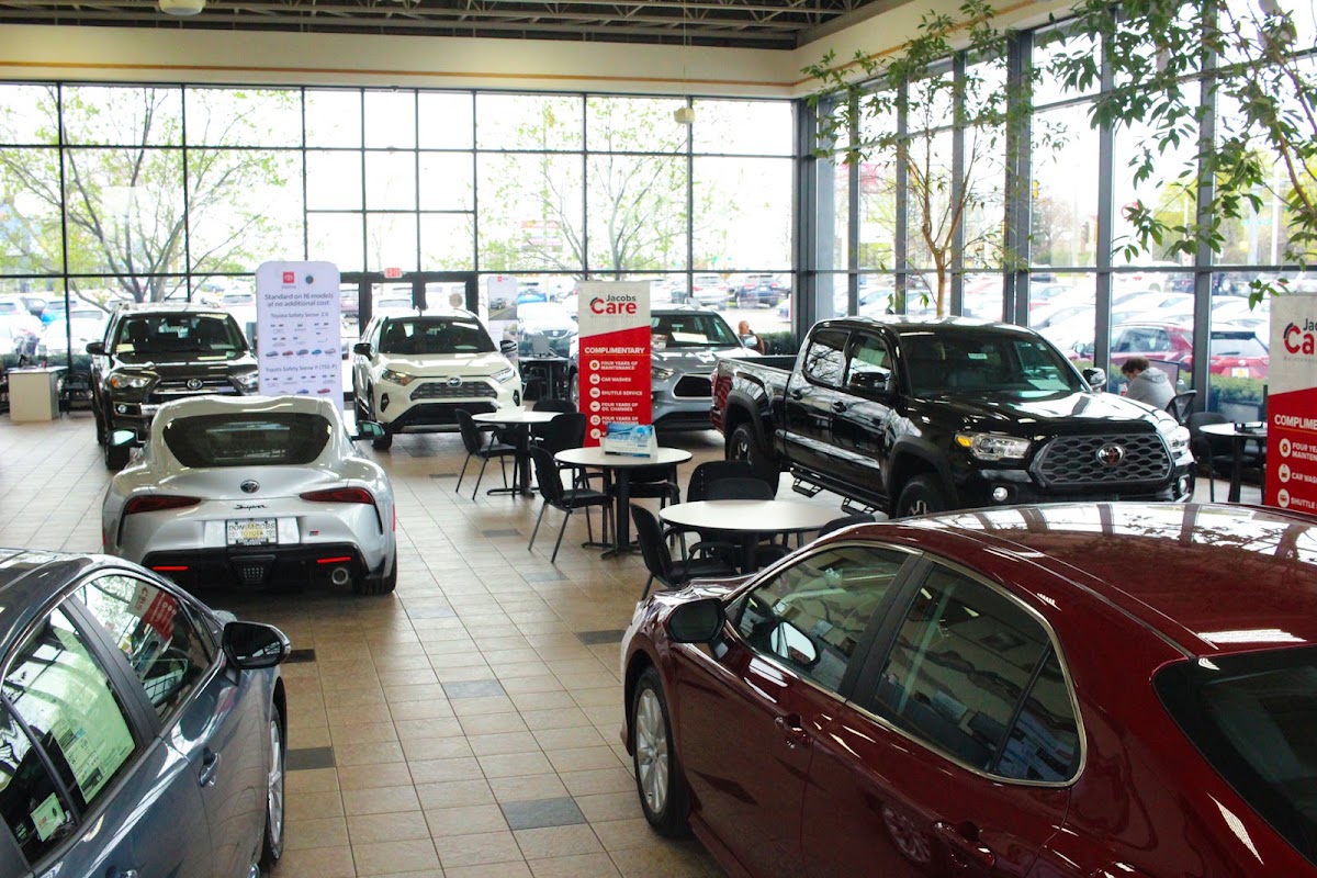 Serra Toyota Milwaukee photo 5