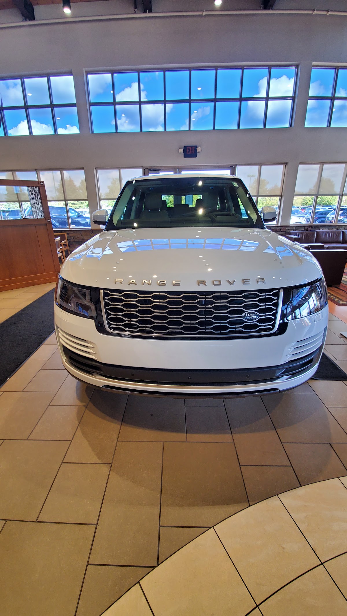 Land Rover Novi photo 3