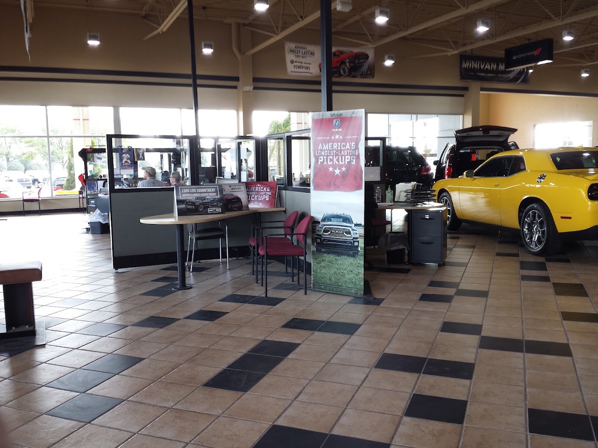 Charlie's Chrysler Dodge Jeep Ram photo 3
