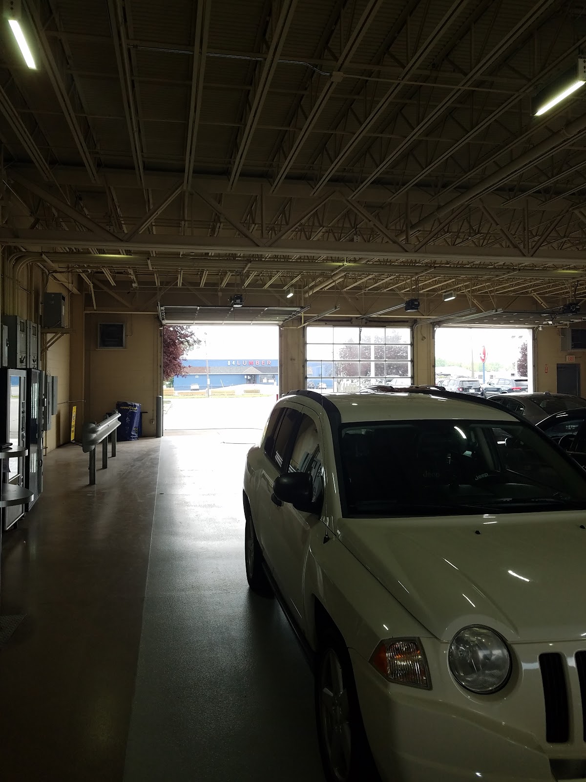 Charlie's Chrysler Dodge Jeep Ram photo 4