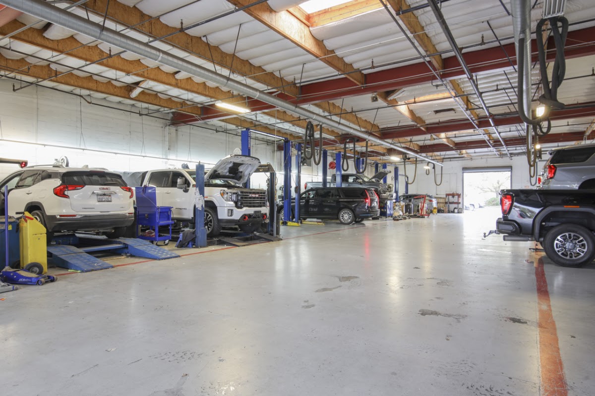 Elk Grove Buick GMC photo 3
