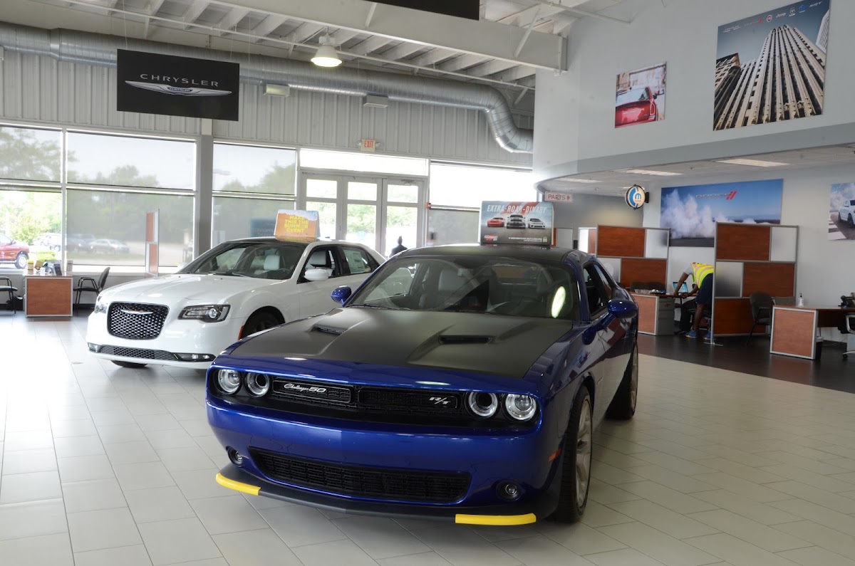 South Oak Jeep Dodge Chrysler RAM photo 3