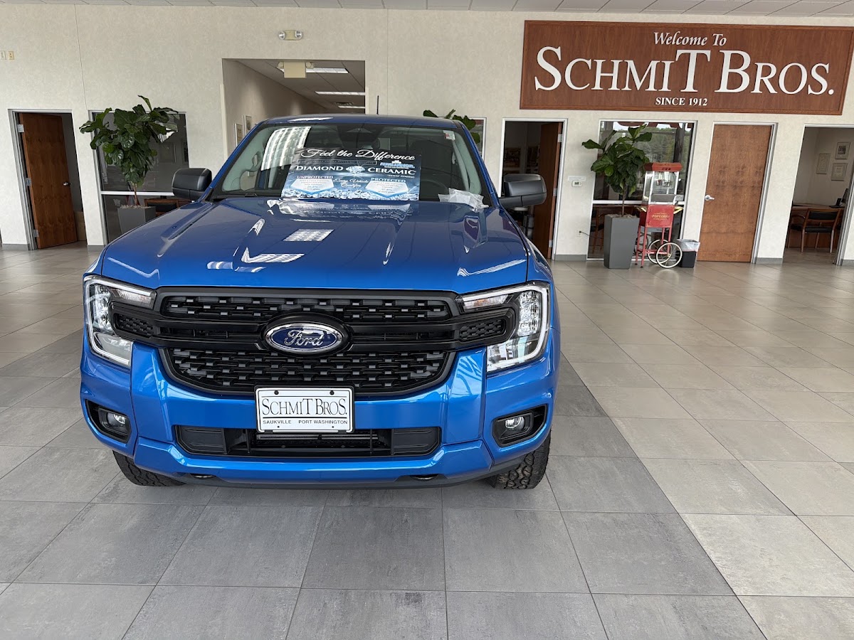 Schmit Bros Ford Saukville photo 5