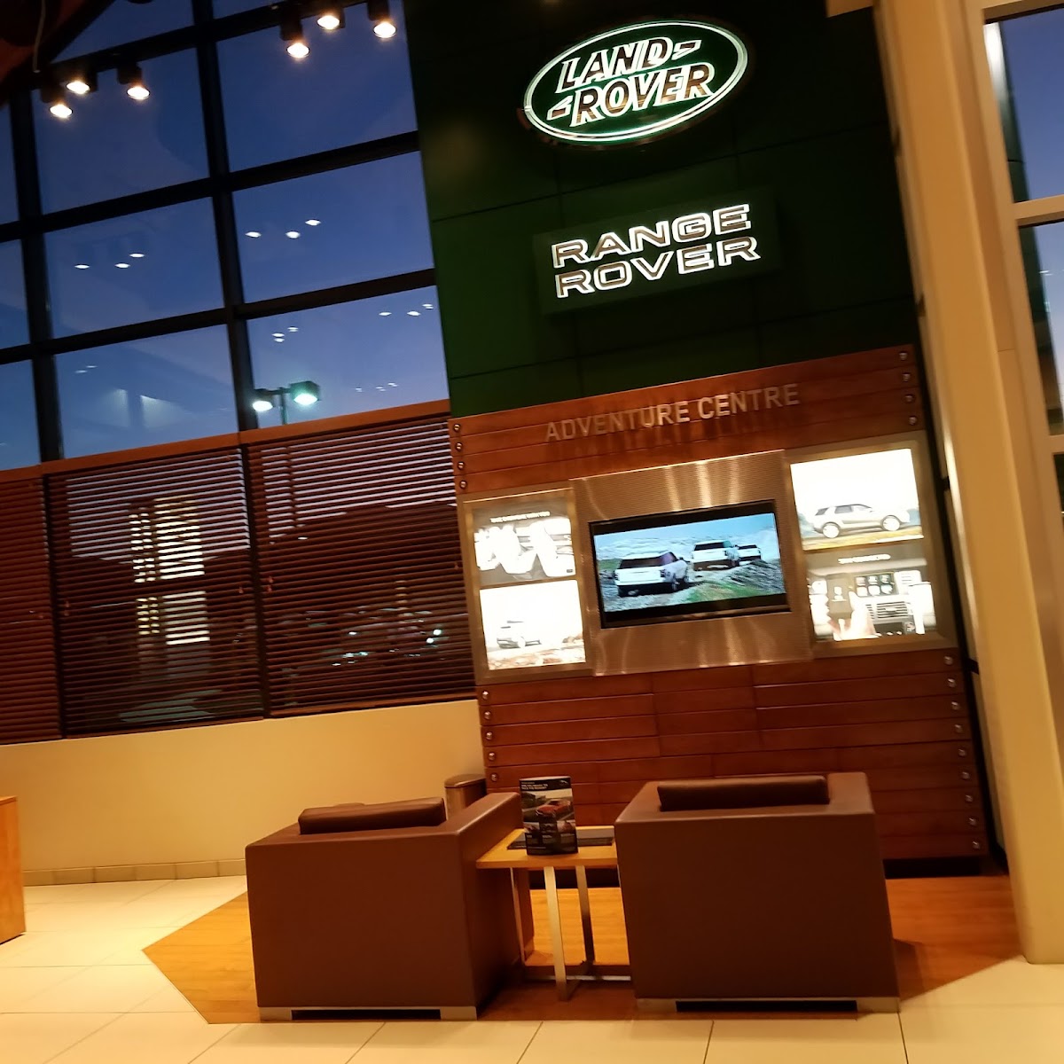 Land Rover Reno photo 1