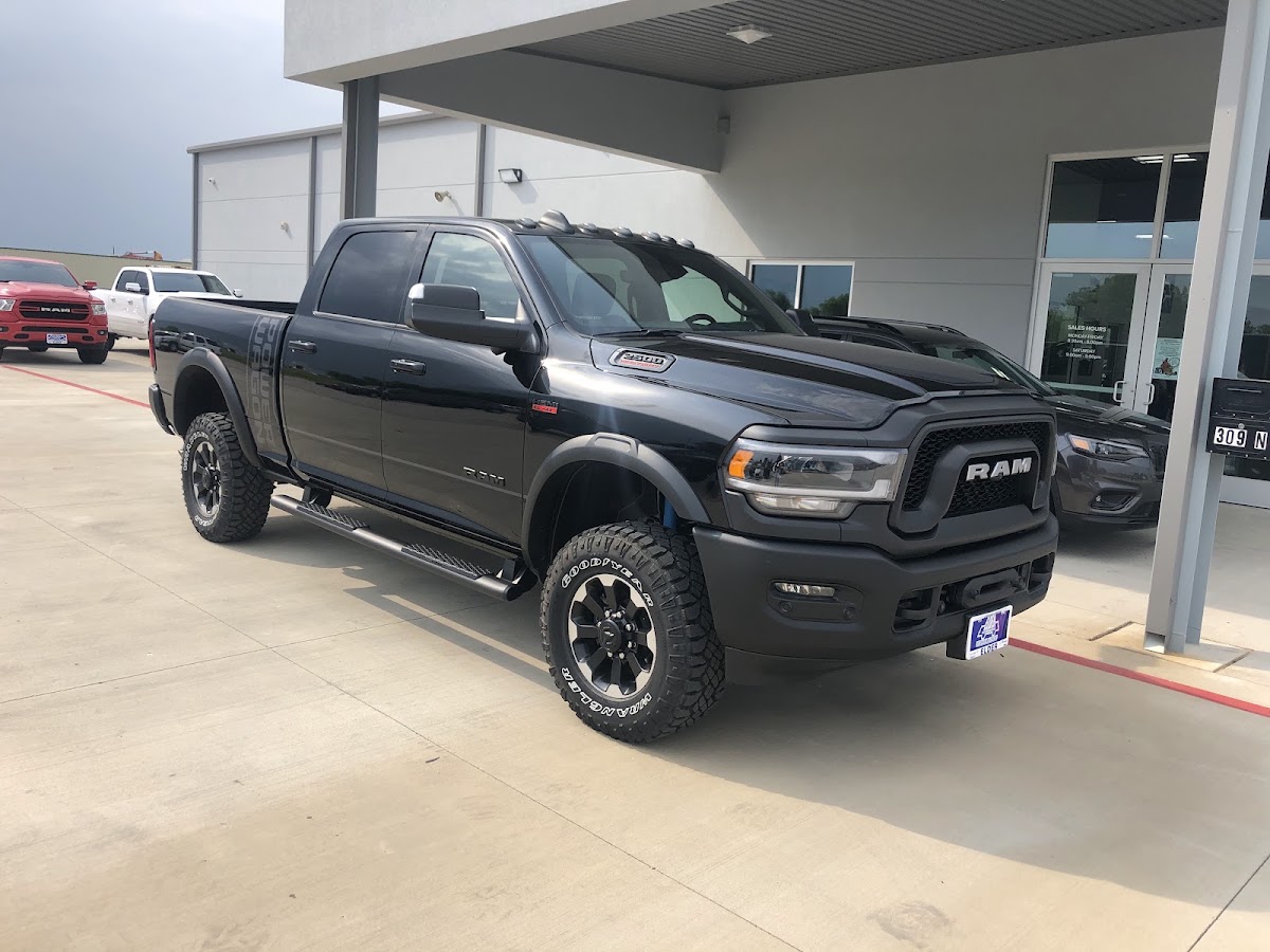 Elder Chrysler Dodge Jeep Ram Cedar Creek photo 4