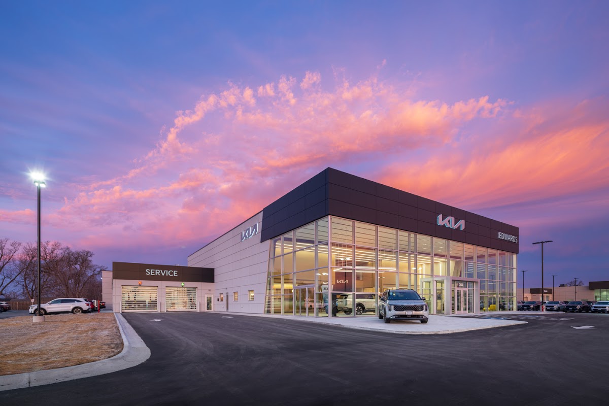 Edwards Kia photo 4