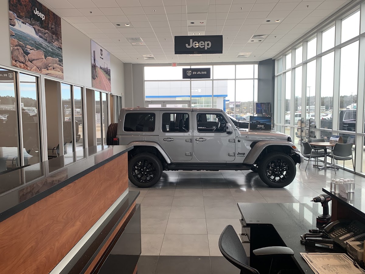 Scott Wood Chrysler Dodge Jeep Ram Batesville photo 3