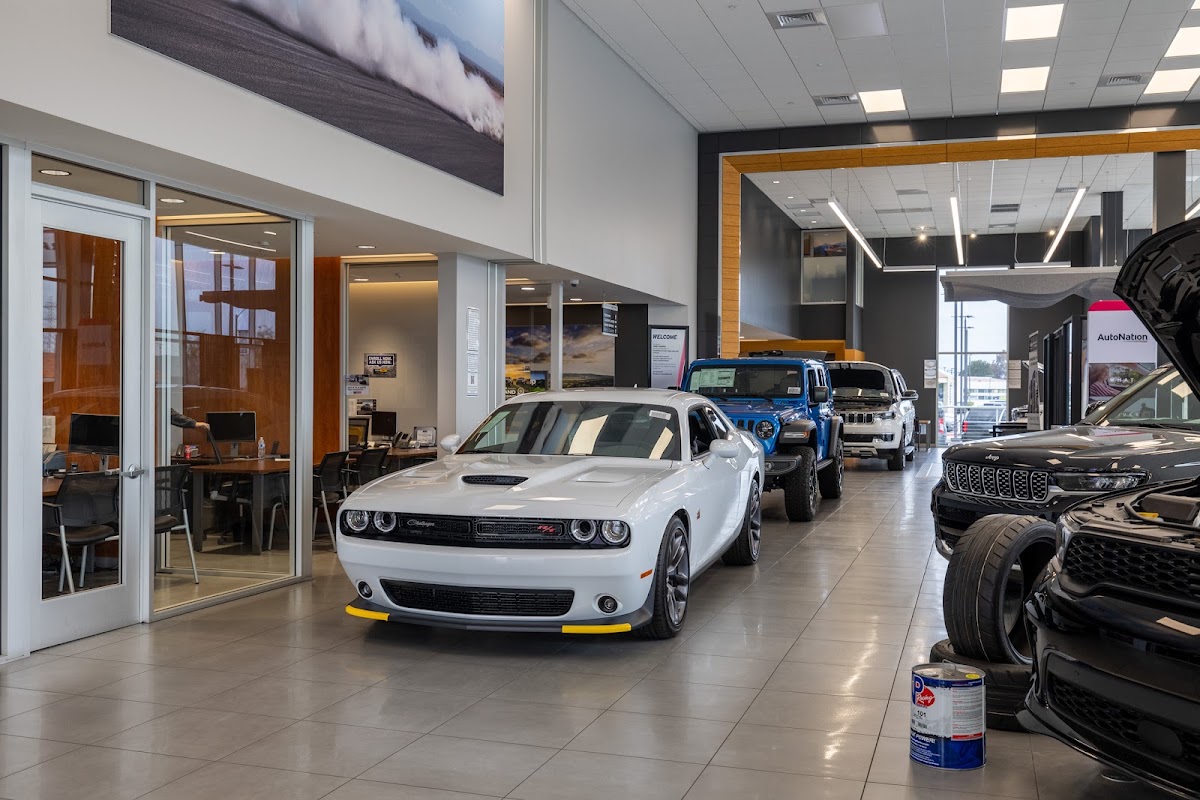 Autonation Chrysler Dodge Jeepr Amvalencia photo 5